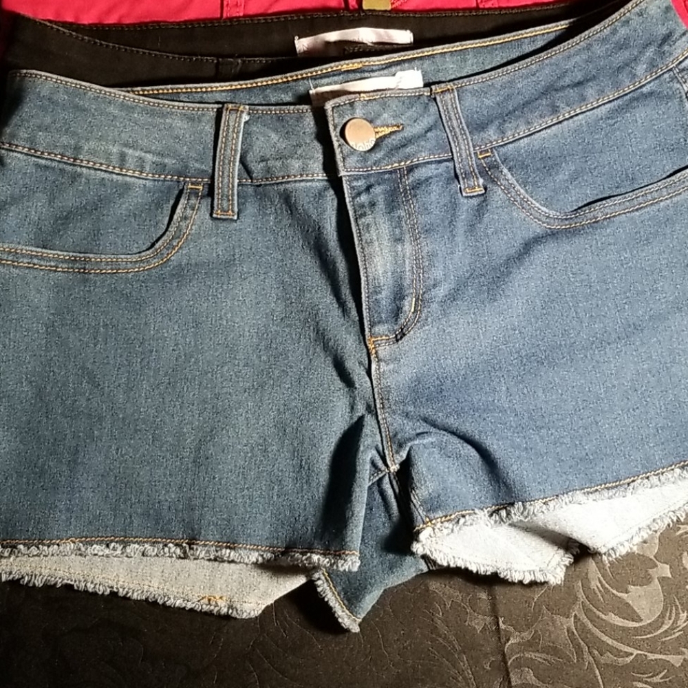 Shorts Size 11 - Picture 4 of 6